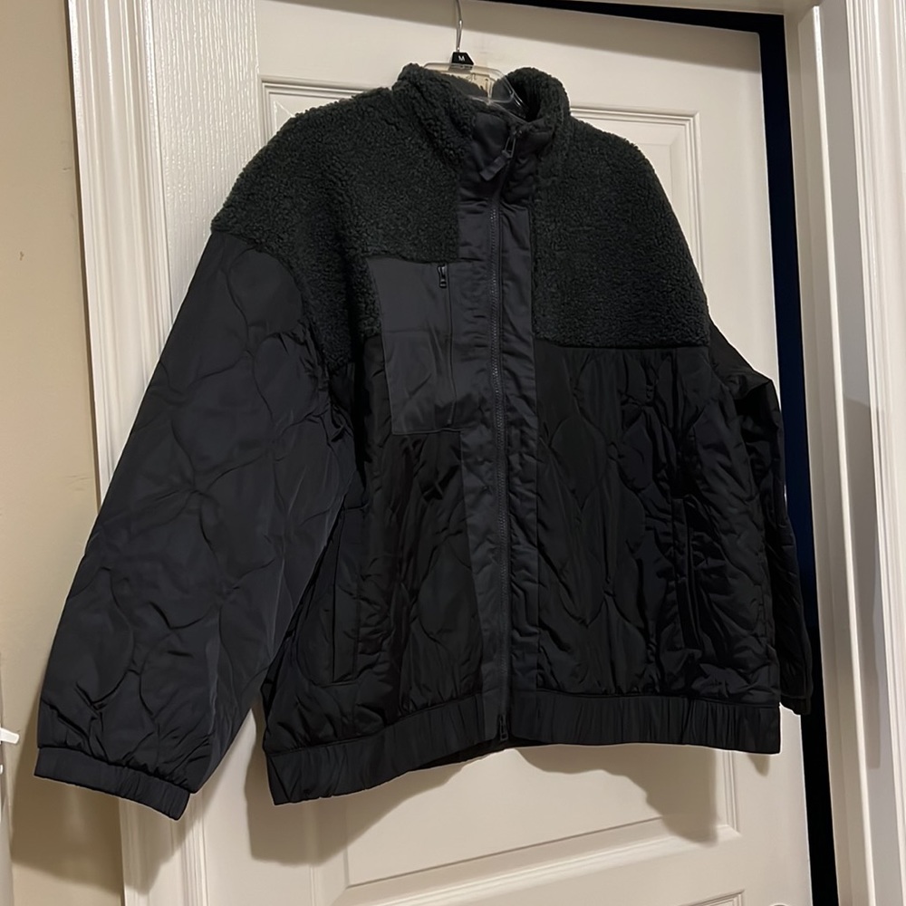 NWT Universal Thread Black Quilted Faux Sherpa Zip Front Jacket w/Pockets